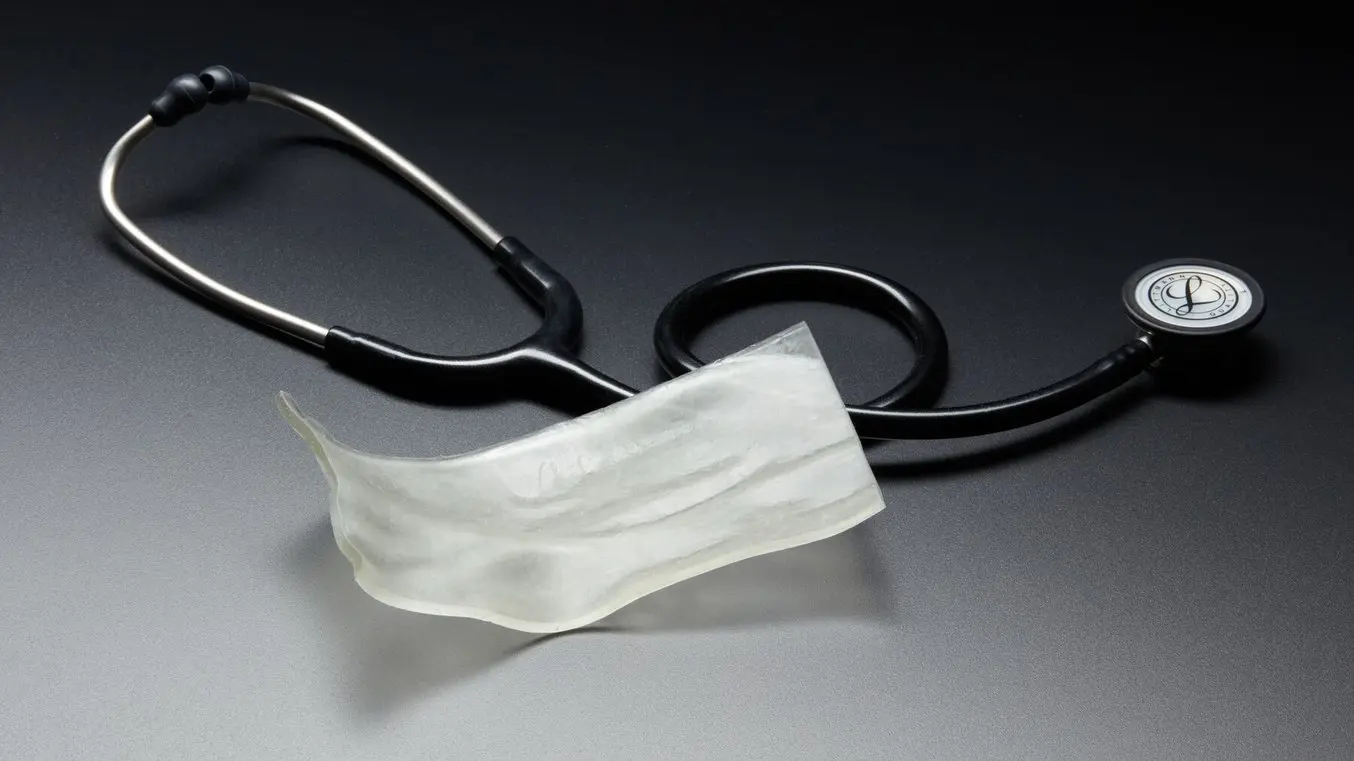 stethoscope and clear, 3D printed bolus device