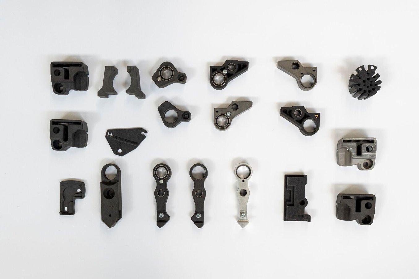 Chez HEIDELBERG, les pièces imprimées en 3D sont utilisées pour une large gamme d'applications, comme des pièces légères pour les robots ou des pièces de rechange pour les composants de machines qui étaient auparavant fabriqués en acier.