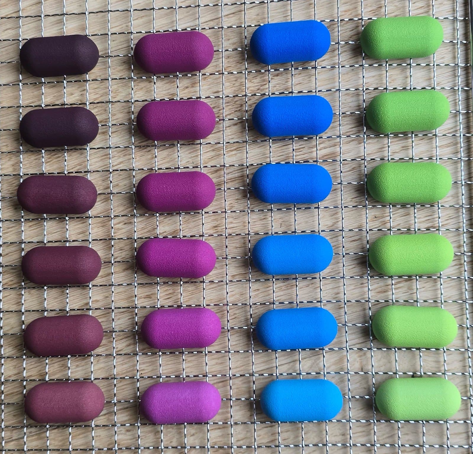 End-Use SLS Parts in Vibrant Colors: Dyeing Nylon 12 White Powder (With Ken Pillonel)