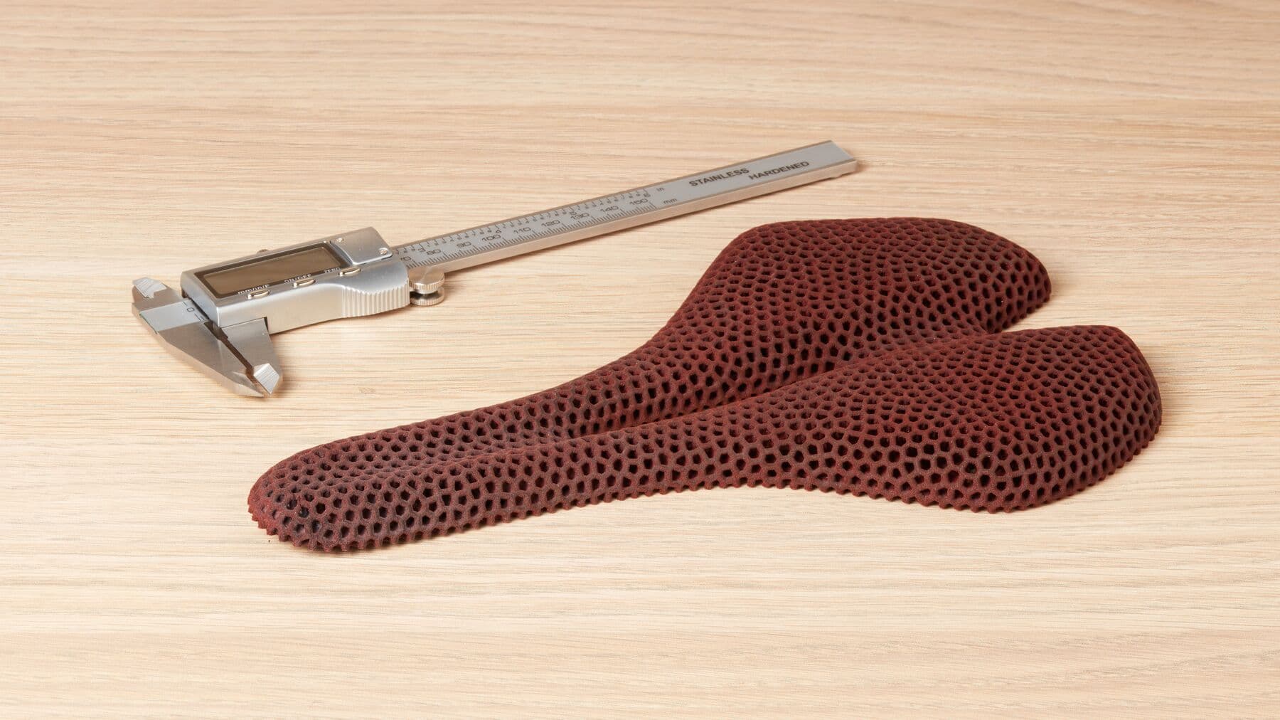 Guide pour la teinture des pièces imprimées en 3D par SLS