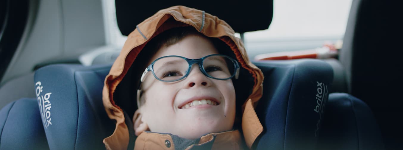 Wie ein 7-Jähriger mit Kinderlähmung dank 3D-Druck laufen lernt