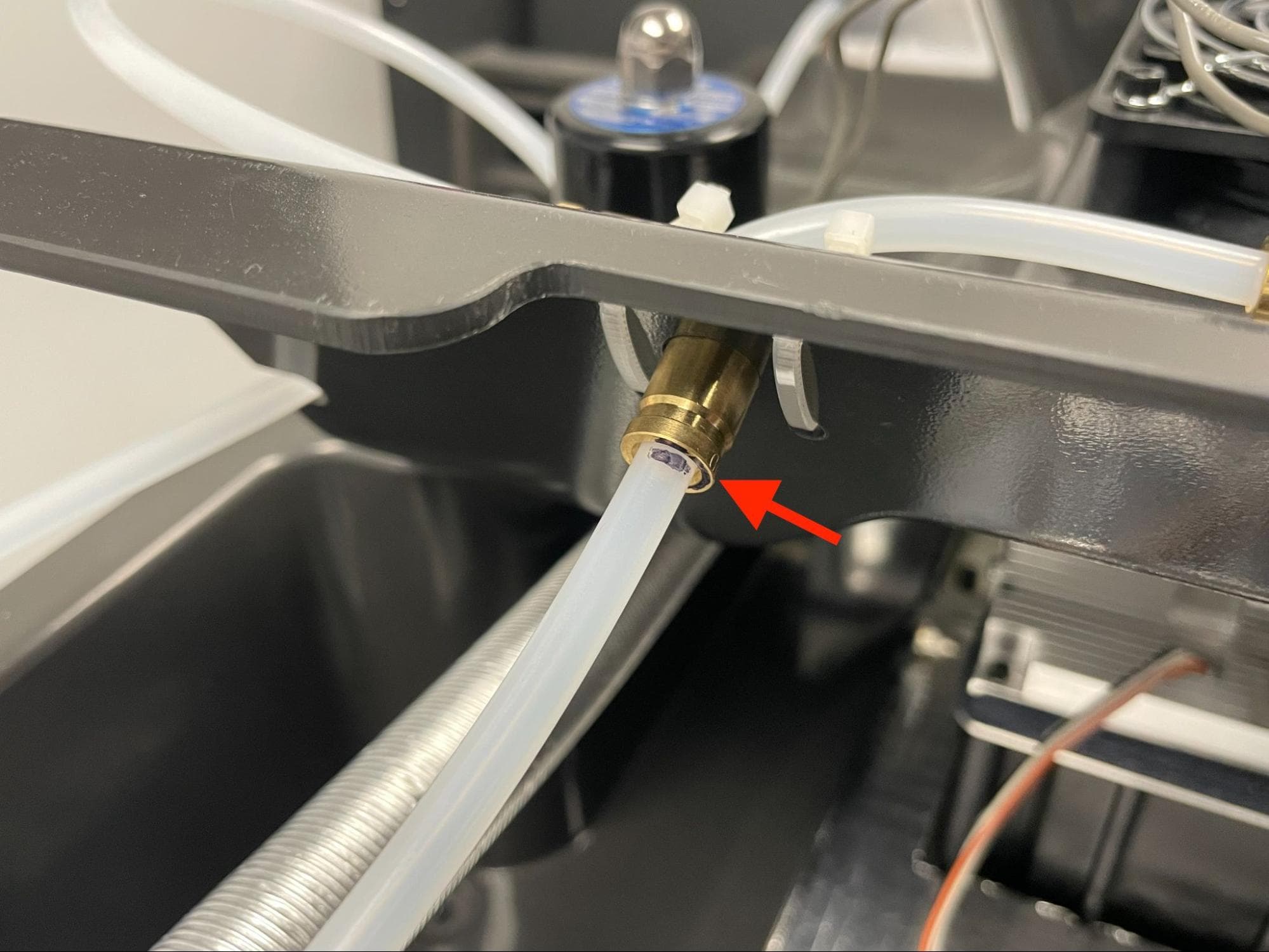 Step 4: Mark the N2 downstream tube (Fuse 1+ 30W only)