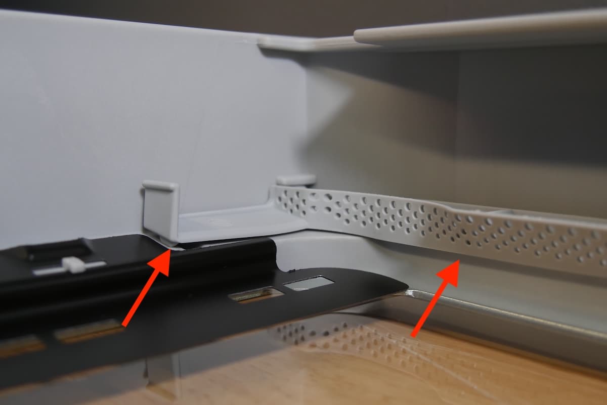 Incorrectly-installed debris catcher