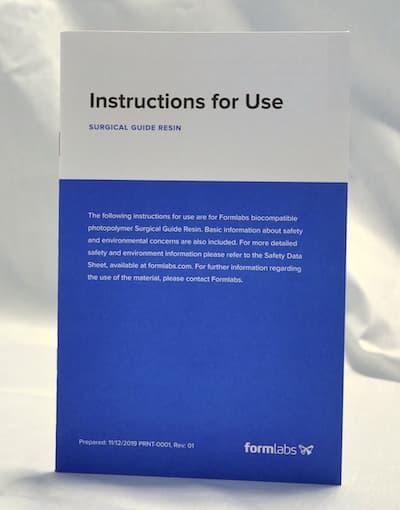 マット塗装したアート紙を使用した小冊子
