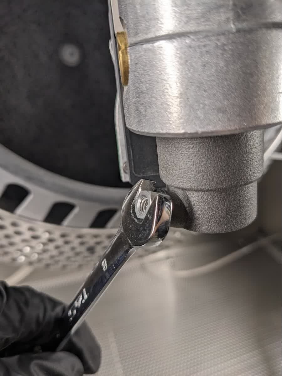 Removing the Fuse Blast Polishing System injection needle