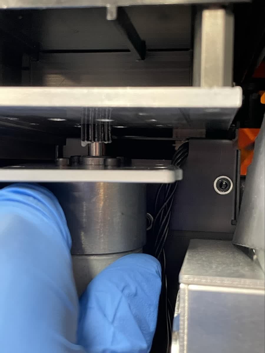 f3l-install-tensioner-motor-2.jpg