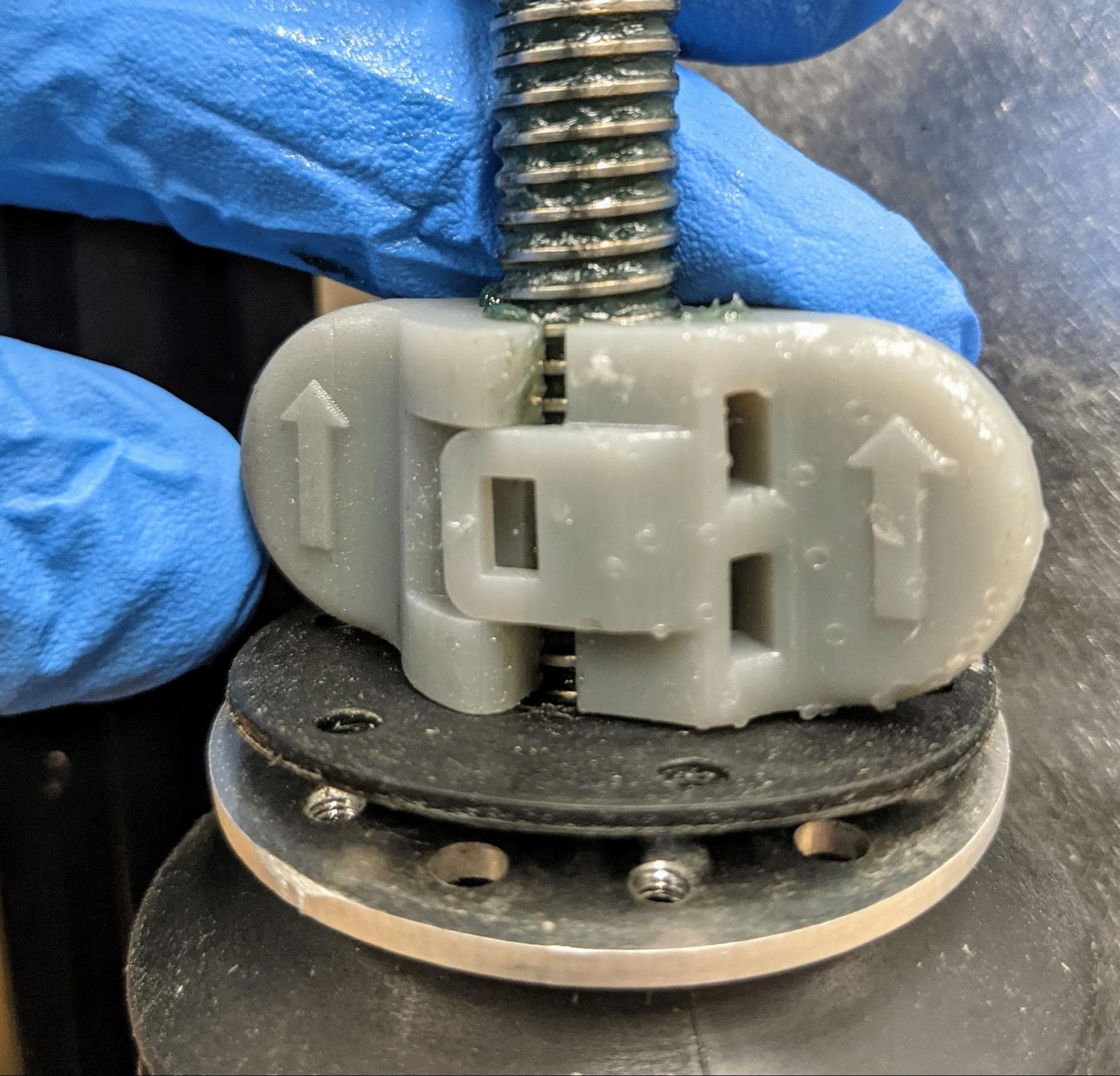Step 3: Attach the lead screw thread cleaning tool