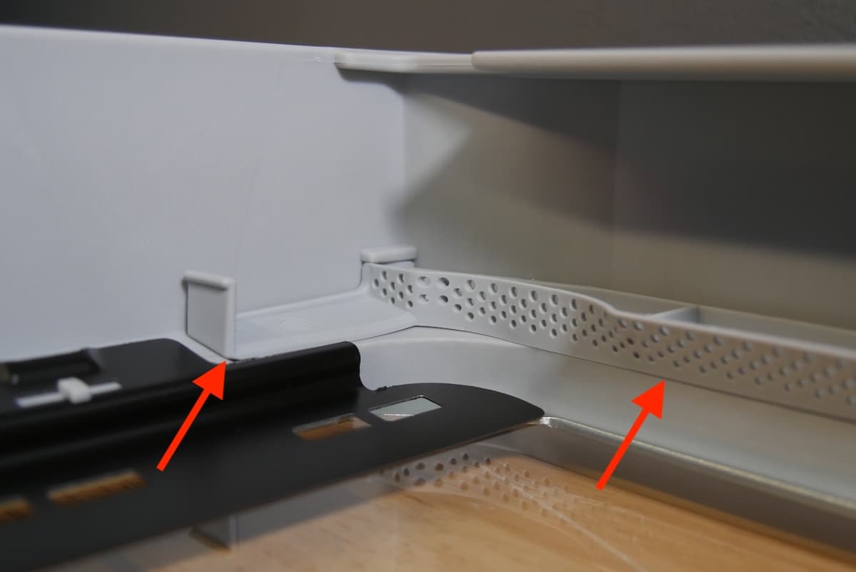Correctly-installed debris catcher