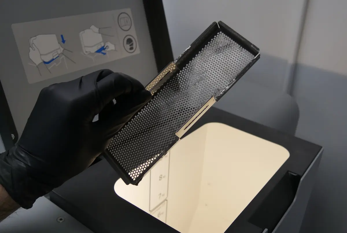 Removing the debris catcher before printing