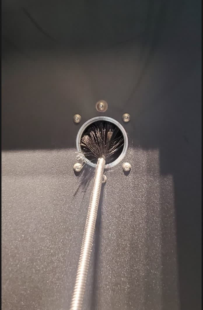 Cleaning the exhaust tube from the print enclosure end