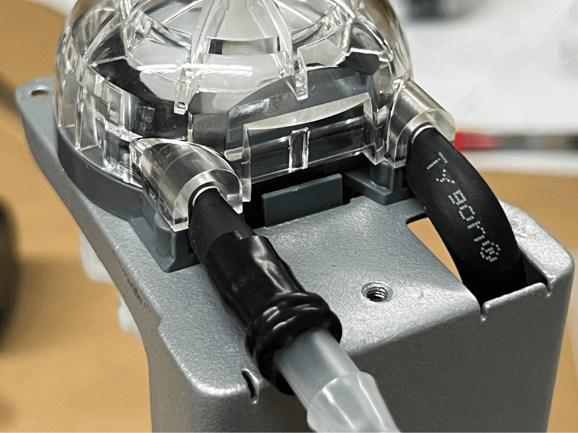 Remove the resin pump cap
