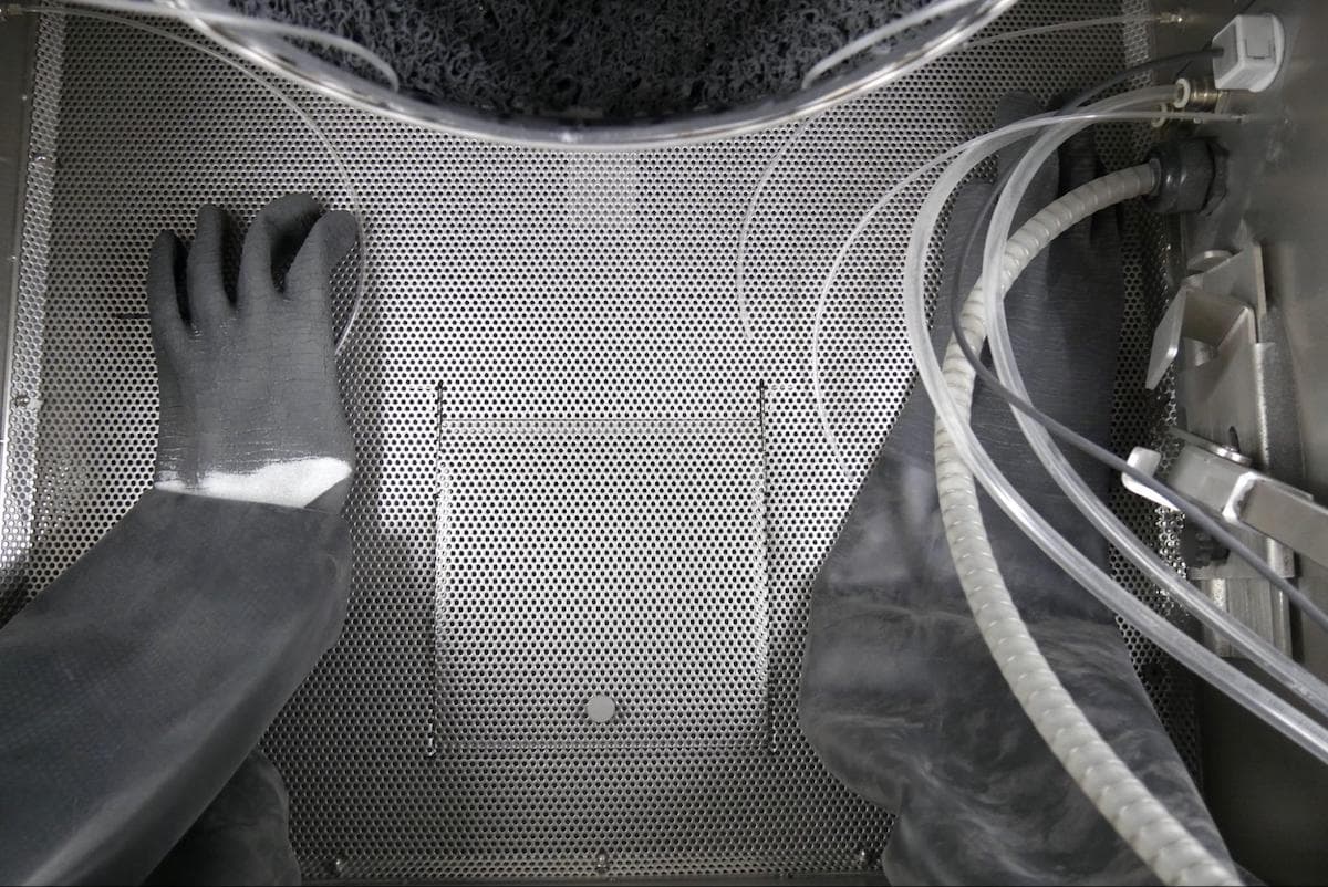 Access hatch in Fuse Blast surface grate