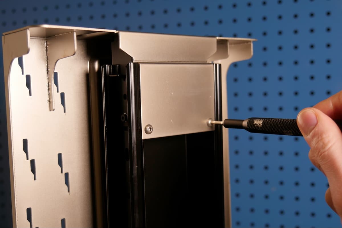 fw2-elevator-rear-screws.jpg