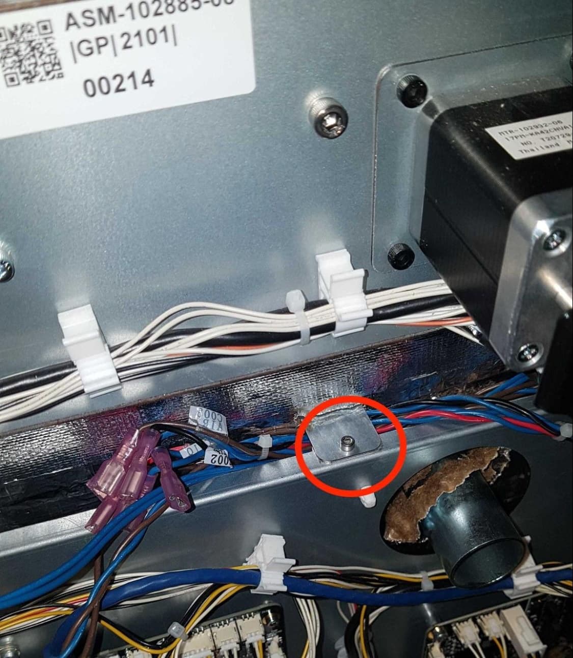 Remove the build chamber socket & cable harness