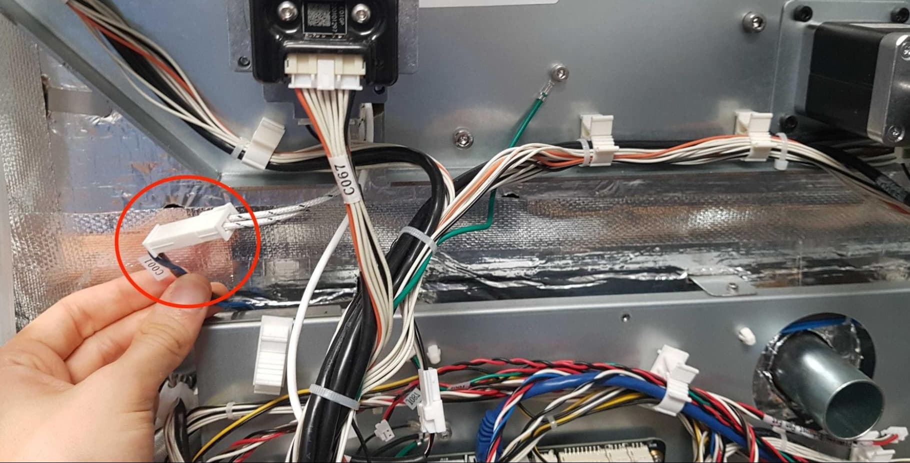 Remove the build chamber socket & cable harness