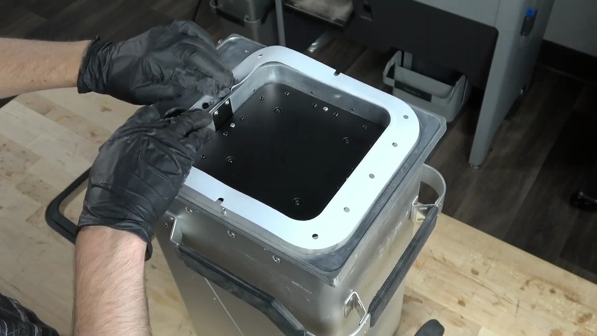 Installing the inner gasket