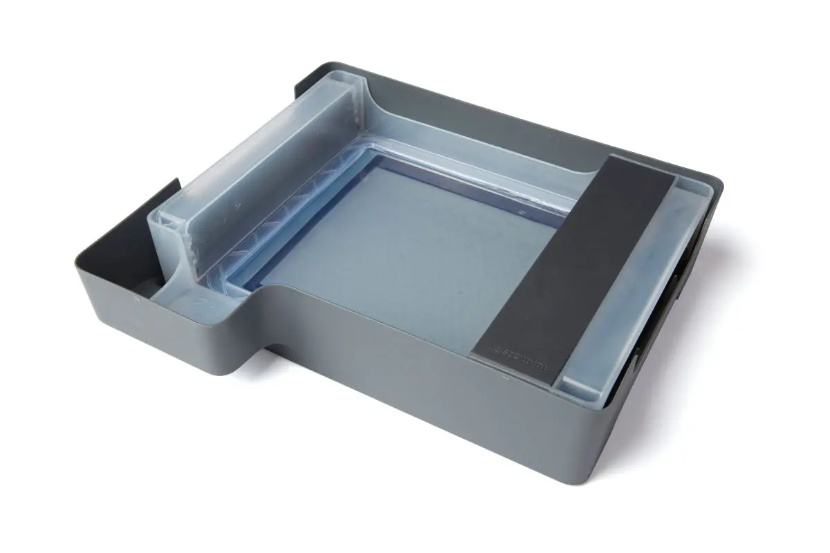 Resin tank in case, open