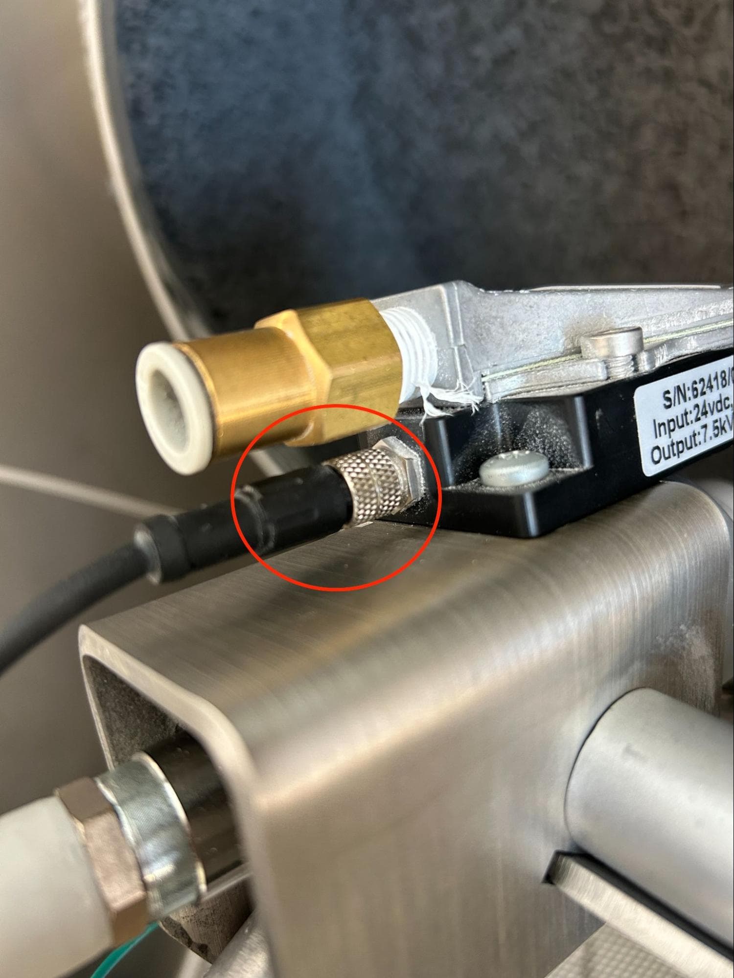 Step 2: Disconnect the ionizer cable from the ionizer