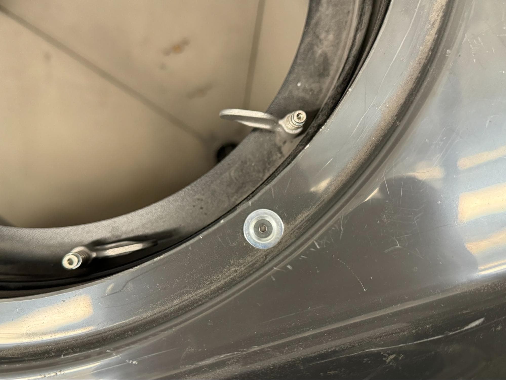 Install the new sifter flange & gasket