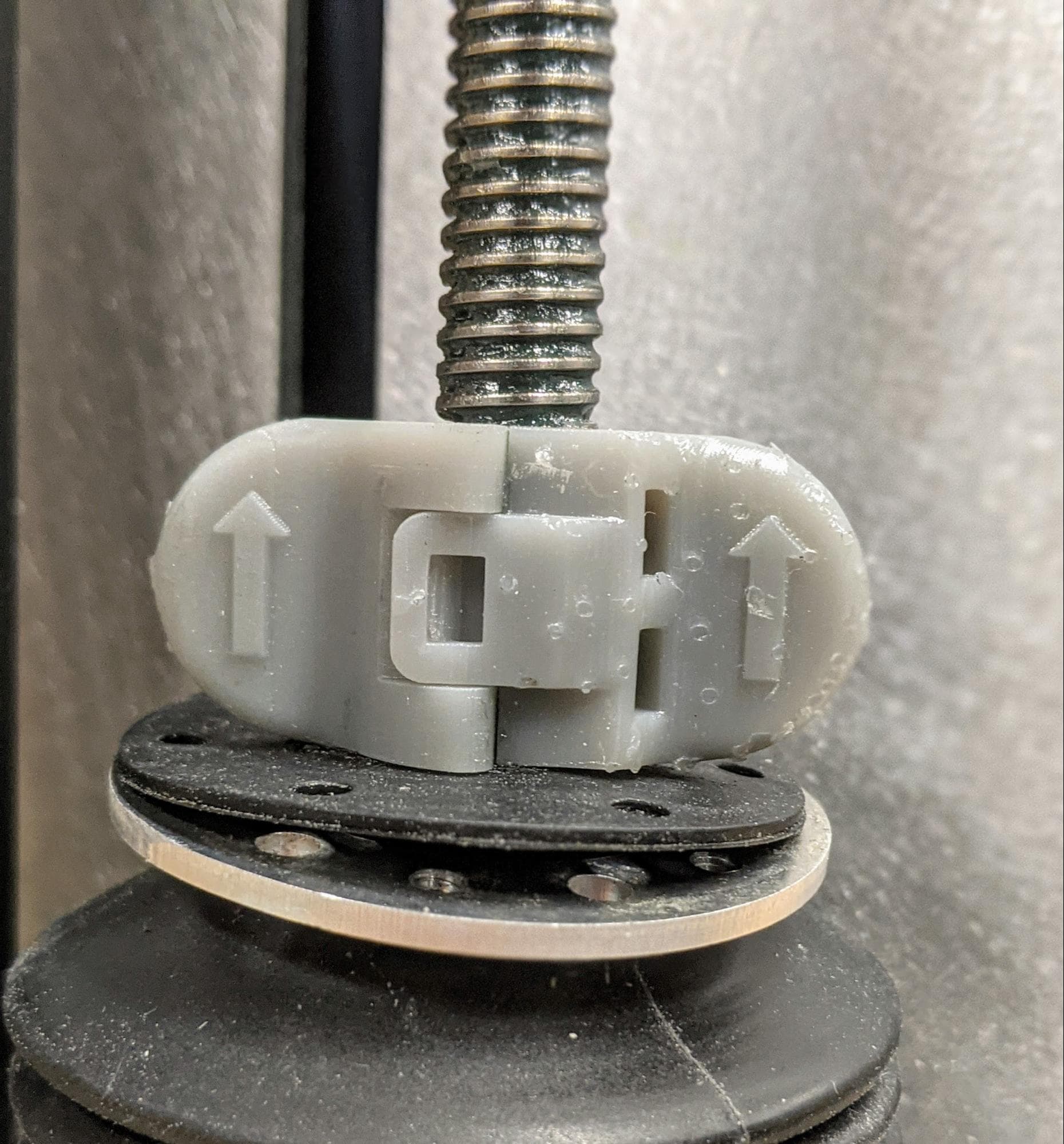 Step 3: Attach the lead screw thread cleaning tool