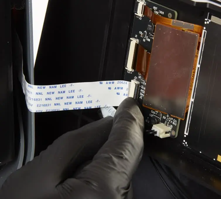 f3-display-cable-latch.jpg