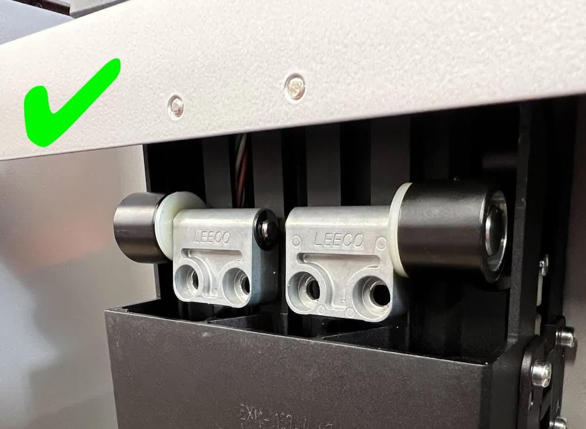 f4-adjust-hinges-correct.jpg