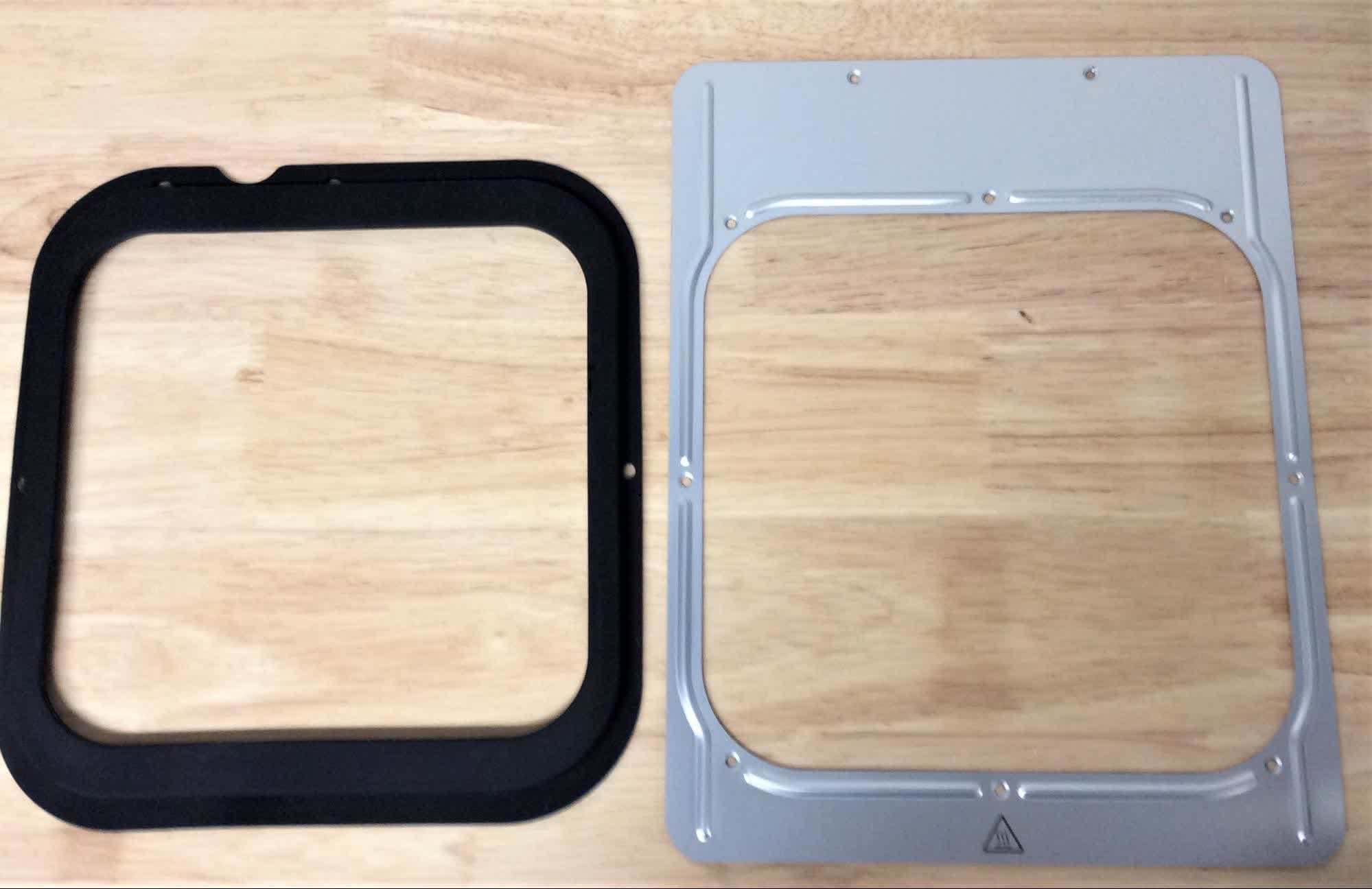 Orienting the build chamber external frame gasket to be installed on the top cover