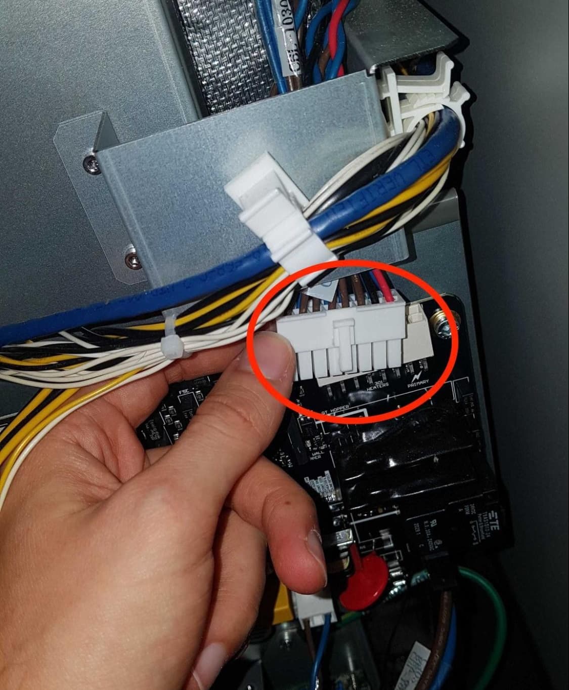 Remove the build chamber socket & cable harness