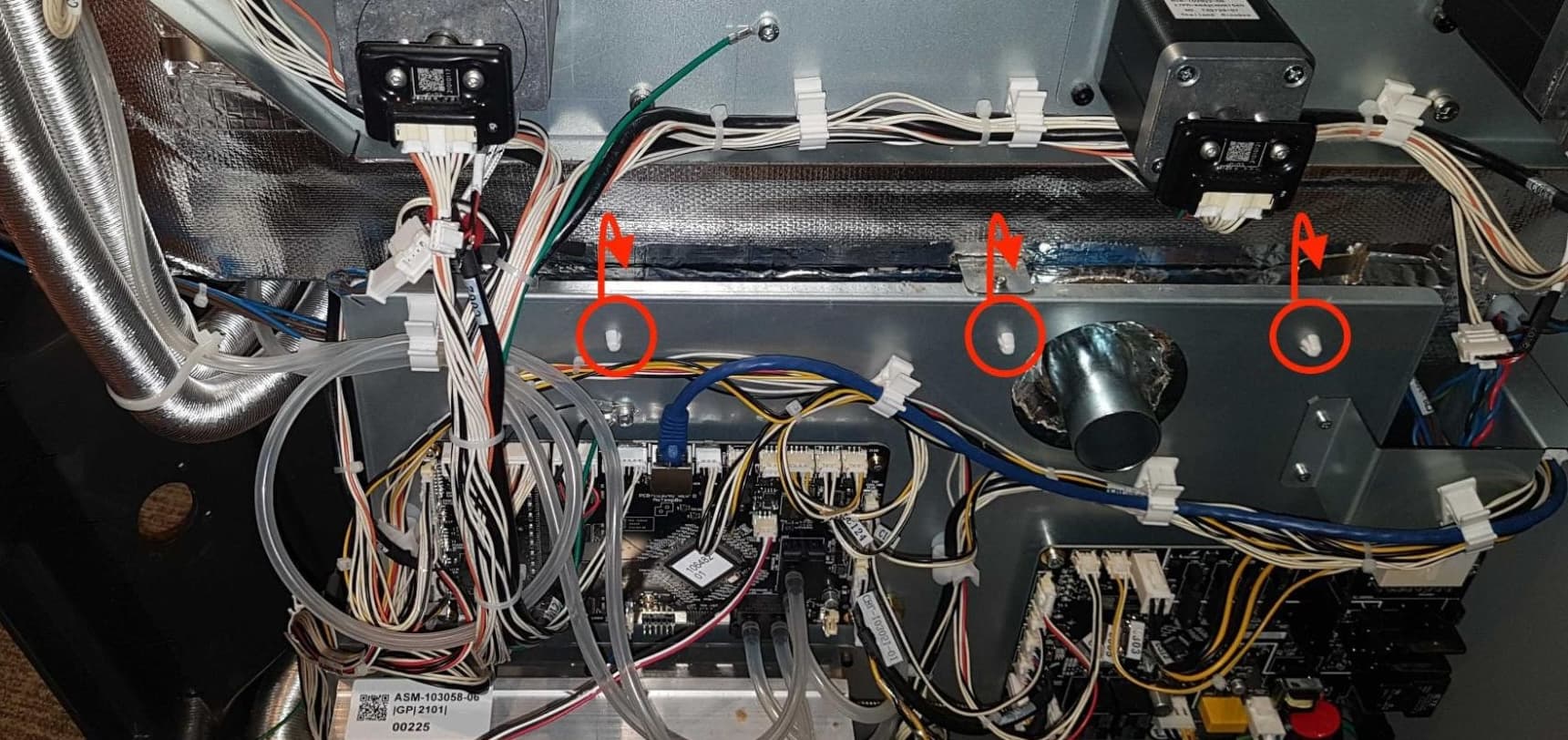Remove the build chamber socket & cable harness