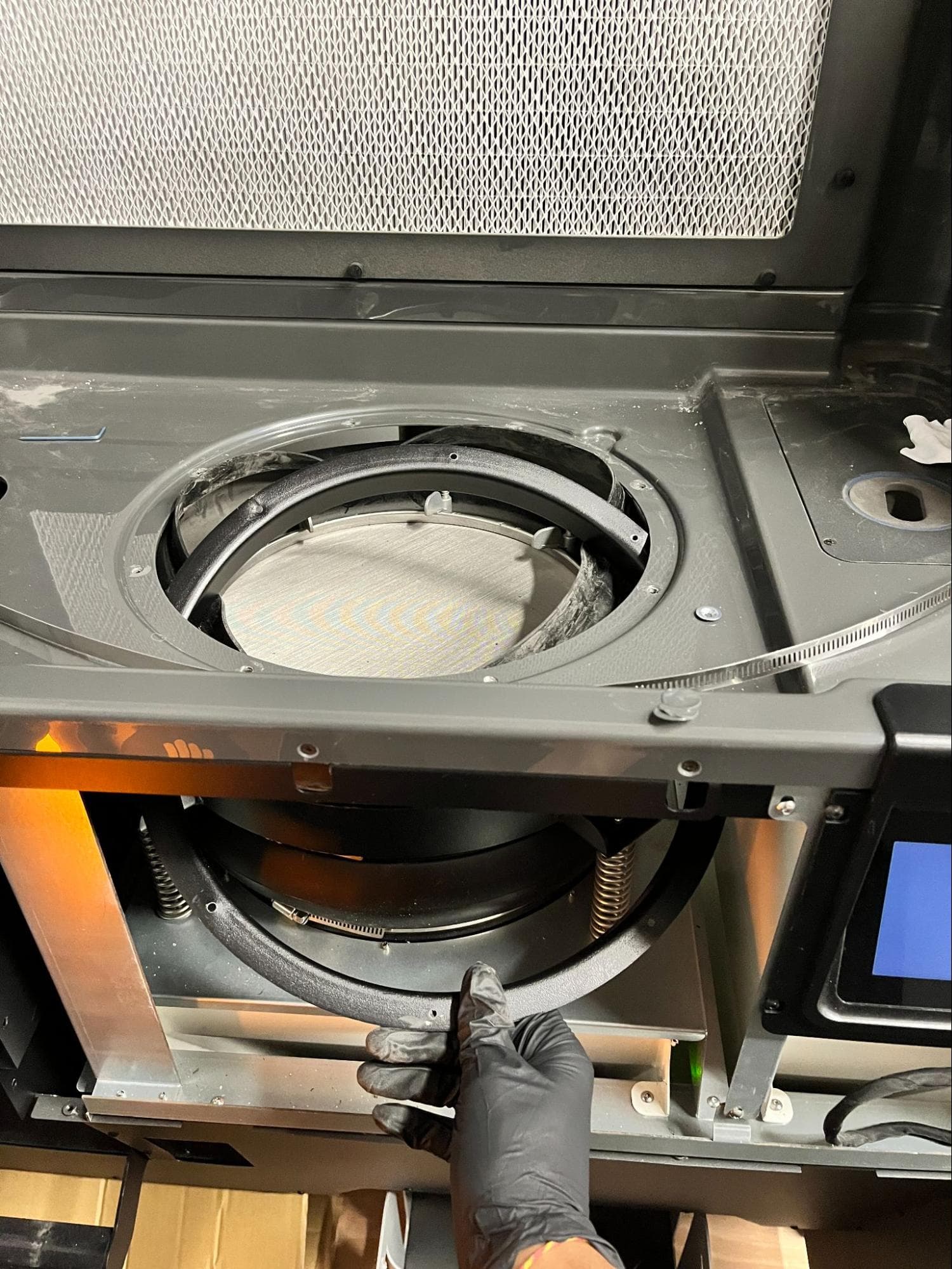 Remove the existing sifter flange & gasket