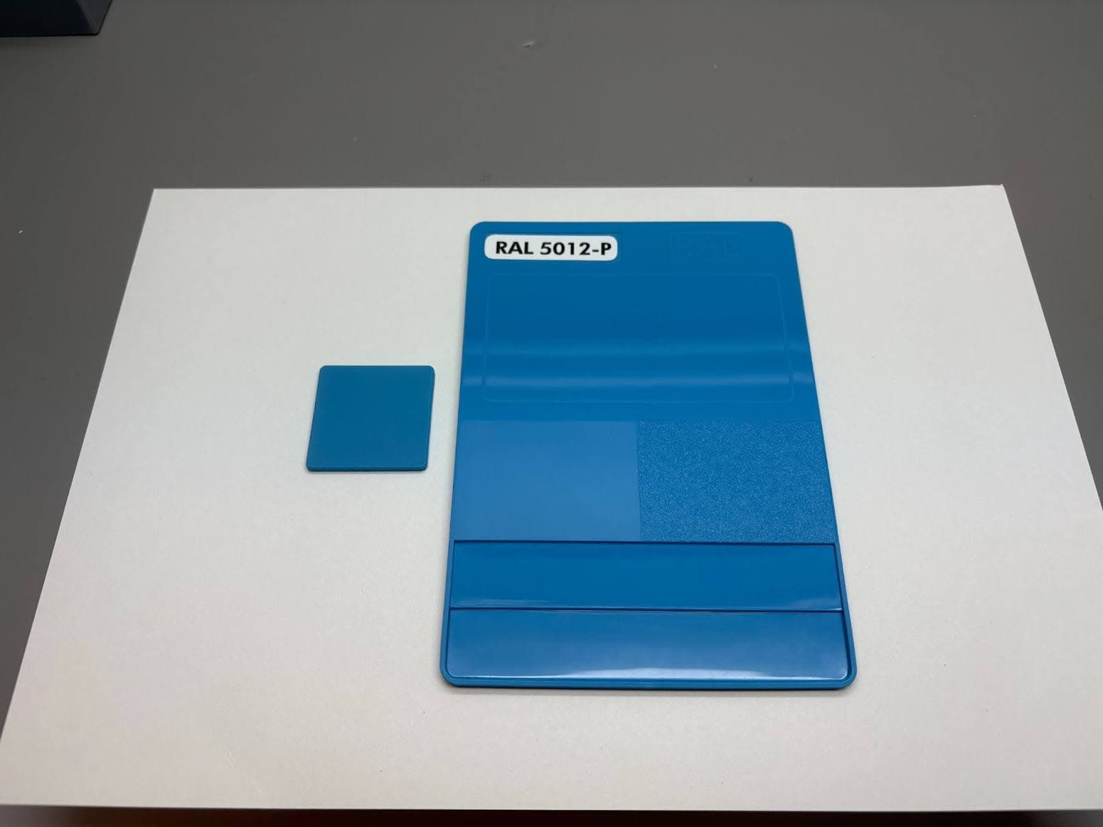 造形品と既存品(目標色)の比較