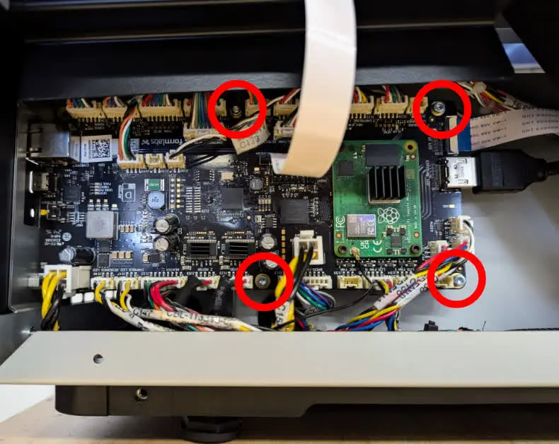 f4l-mobo-screws.jpg