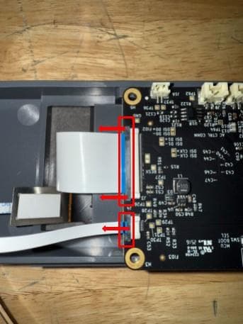 Paso 5: Desconecta los cables de la pantalla