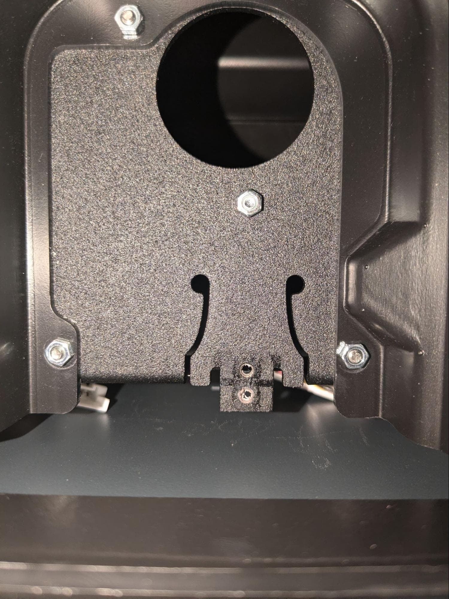 Mount the cartridge floor spacer