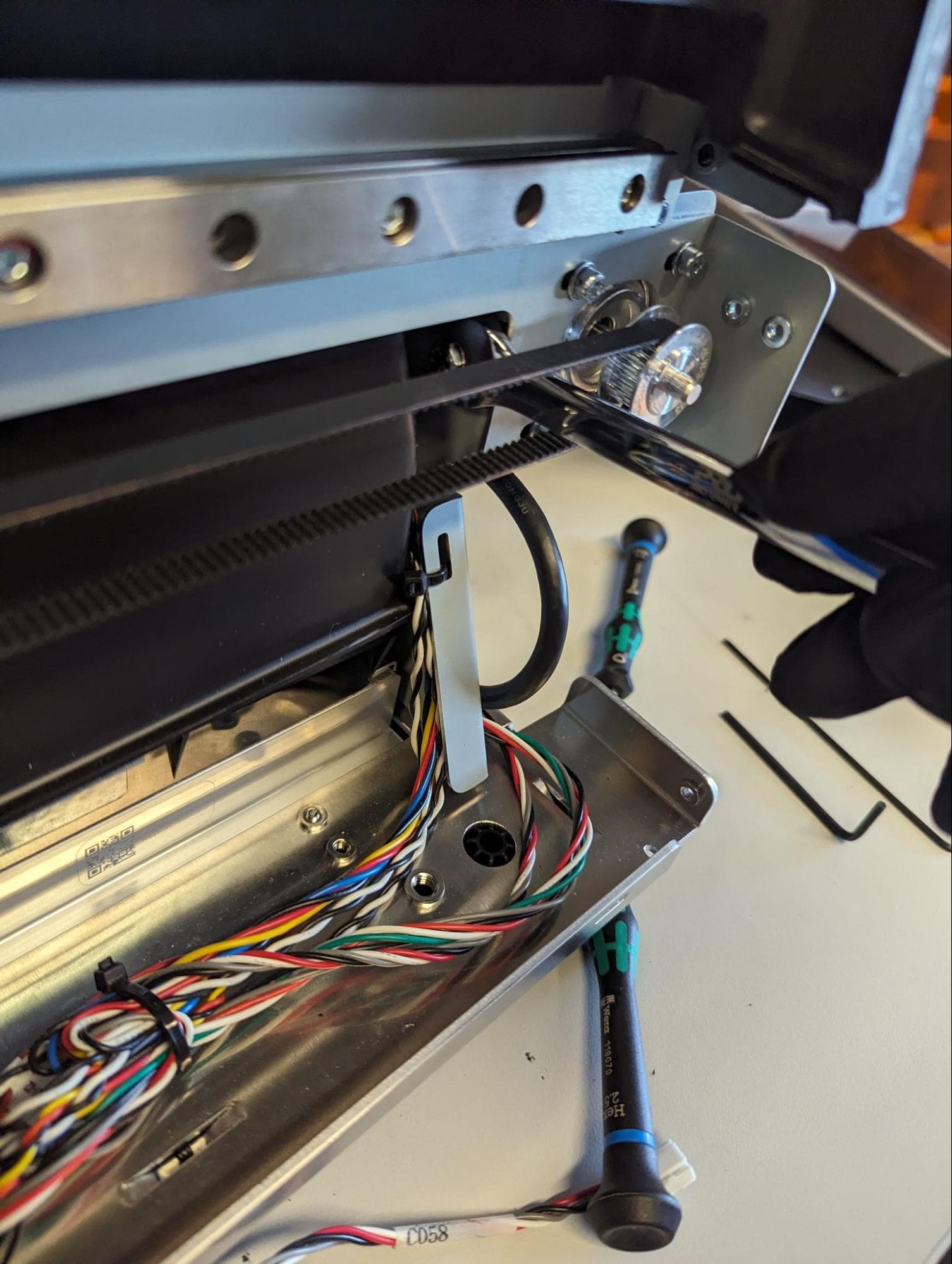 Step 1: Loosen the belt tensioning bolt