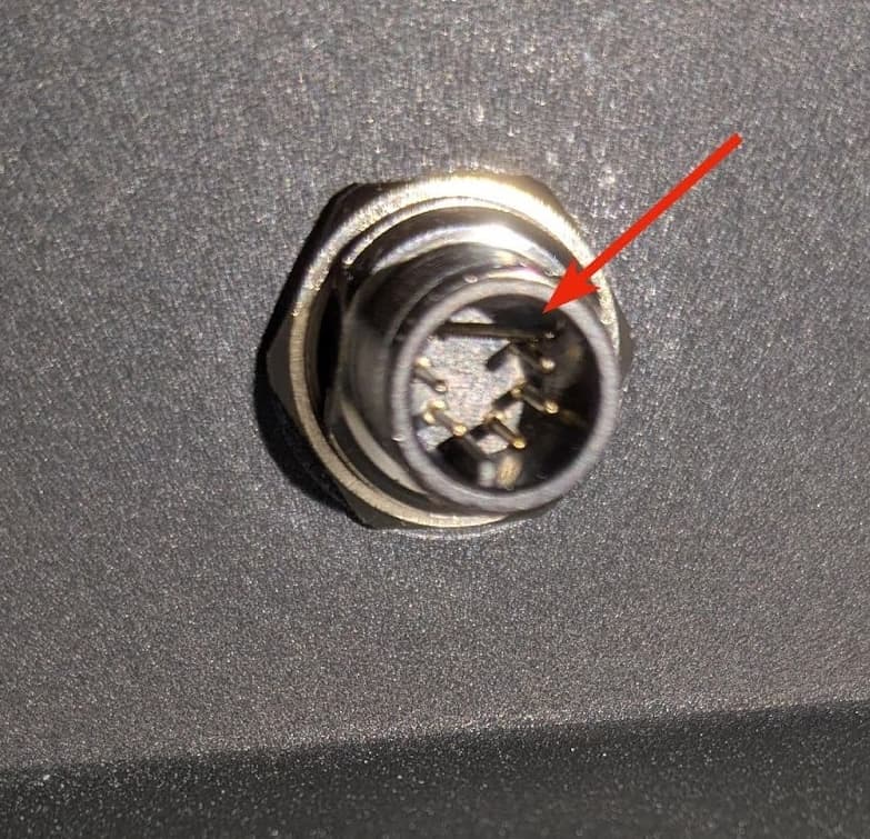 Fuse Blast foot pedal connector