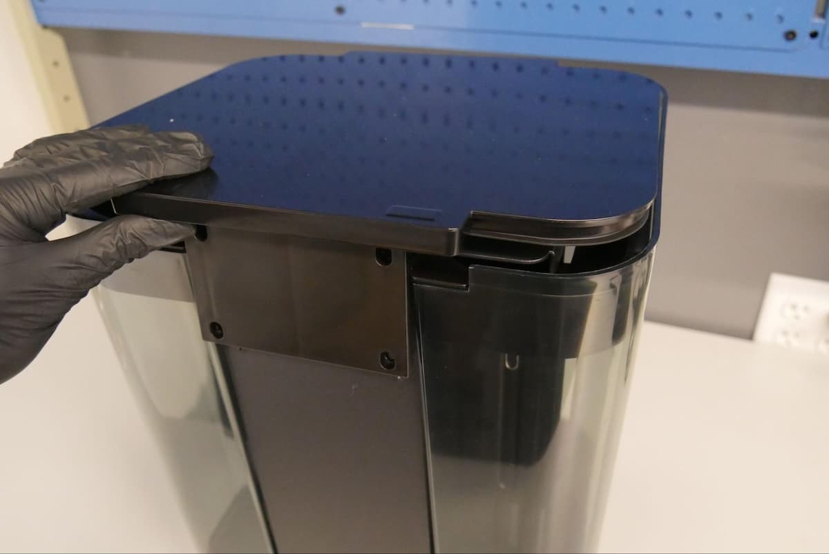 outer-lid-raise.jpg