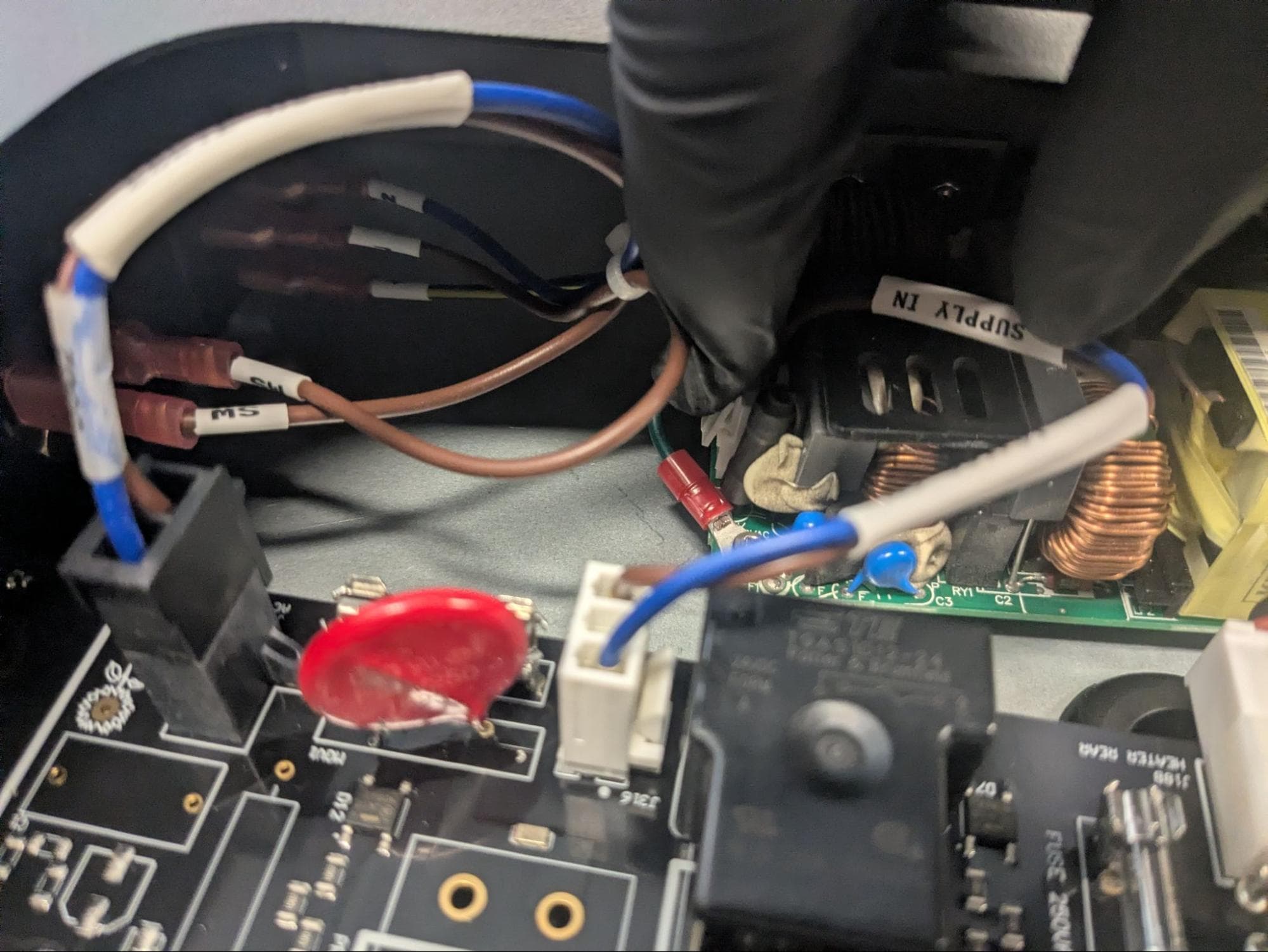 ステップ3:残りの電源ケーブルを再接続する