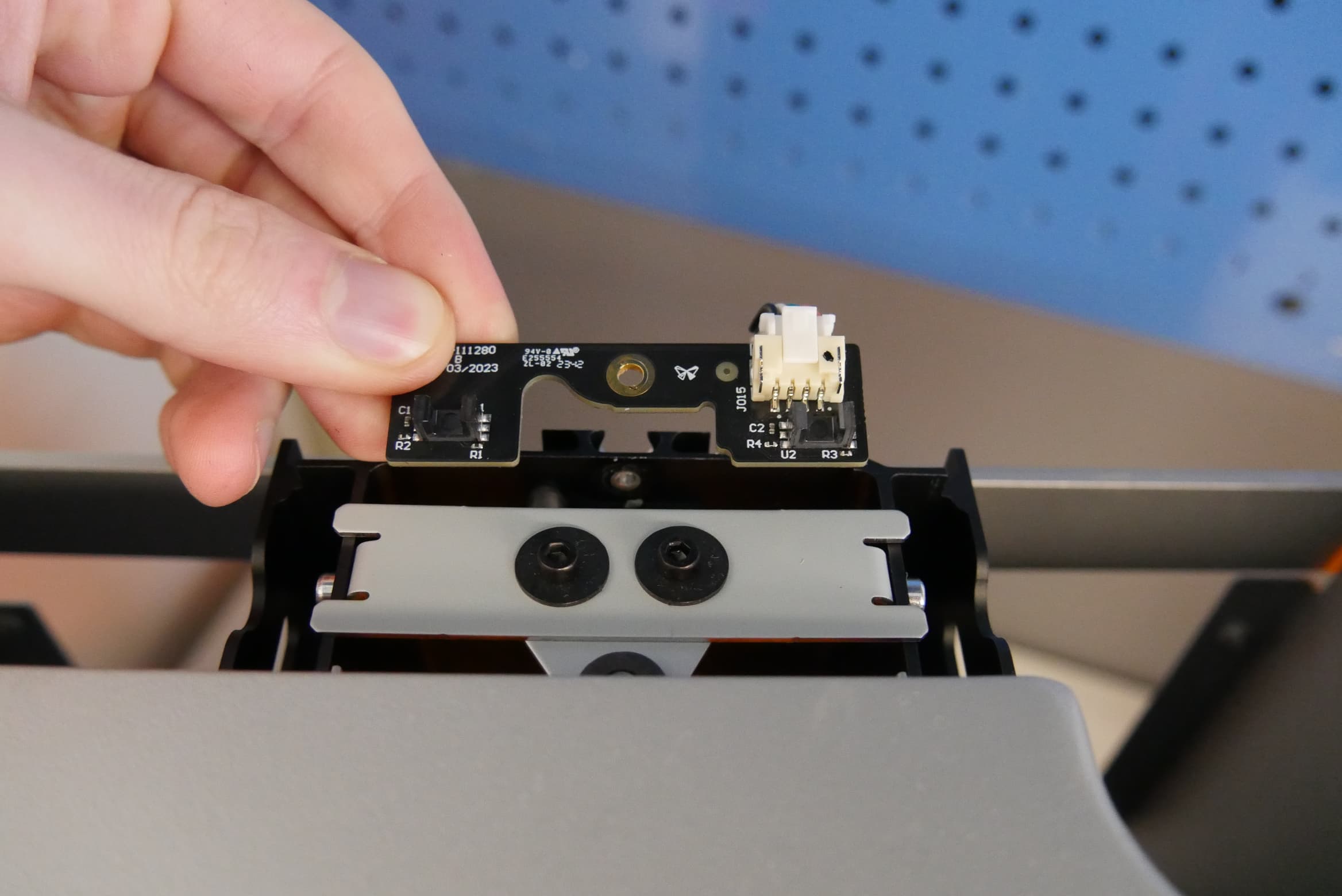 Mount the replacement Z-axis limit switch