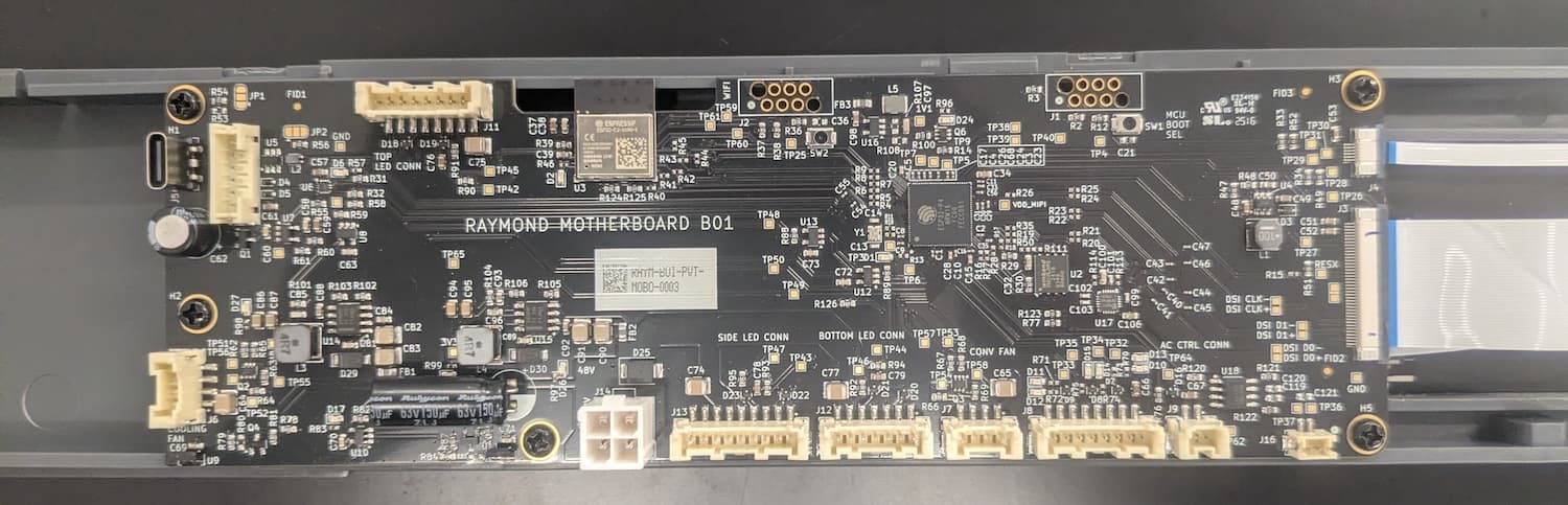 Form Cure L V2のマザーボードとディスプレイアセンブリ