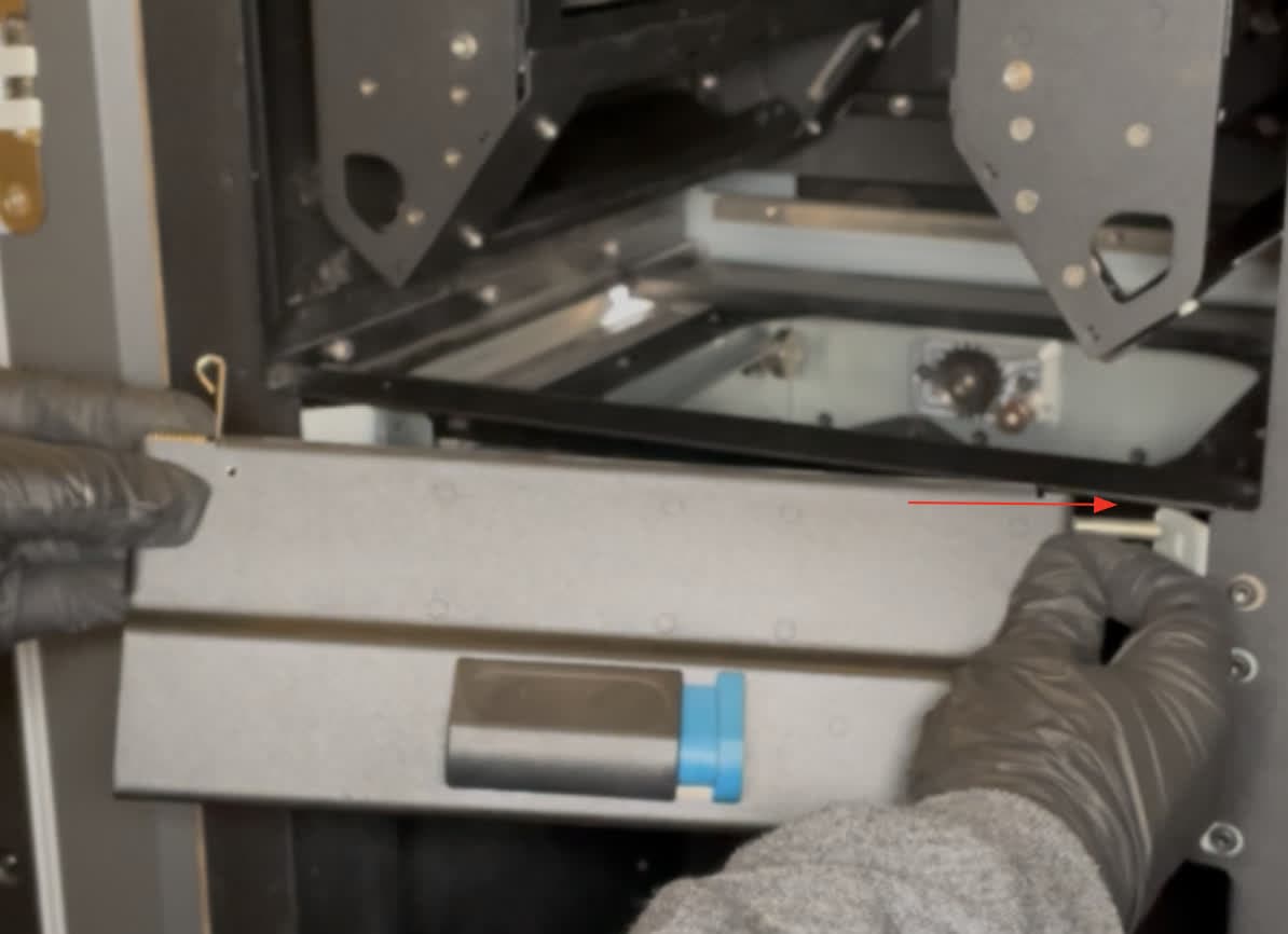 Install the build chamber latch assembly