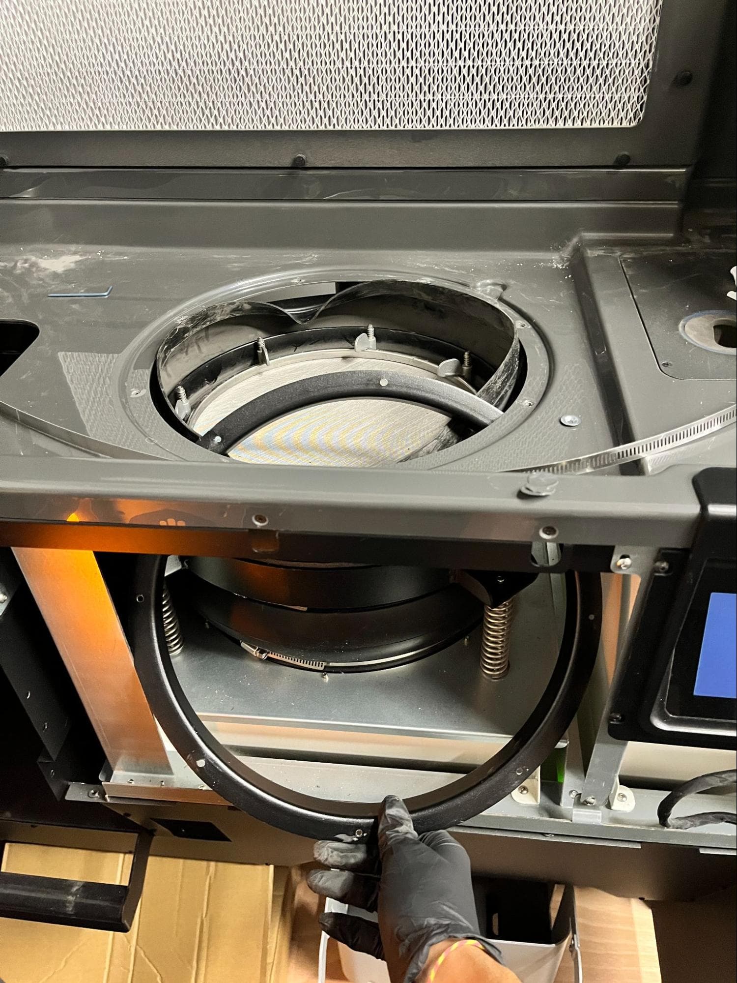 Remove the existing sifter flange & gasket