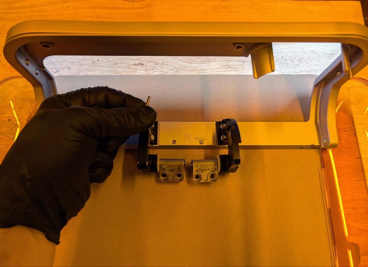Removing the original Form 4 cover hinges