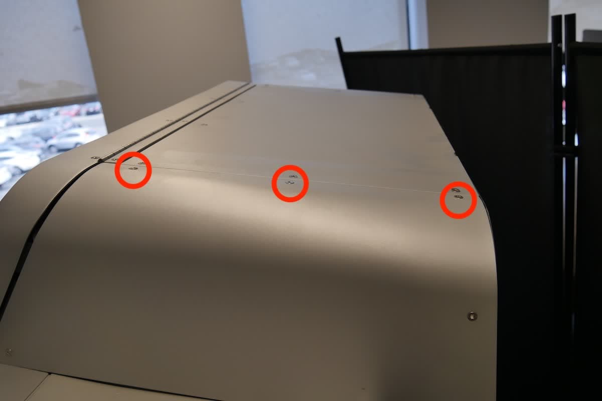 Fuse Blast right back shell screws