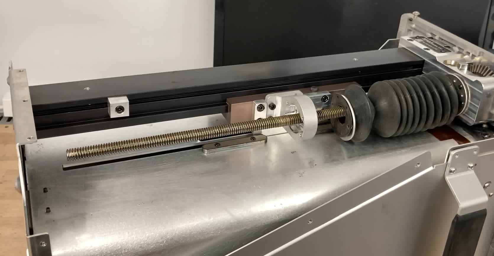 Step 1: Remove the lower rubber lead screw baffle