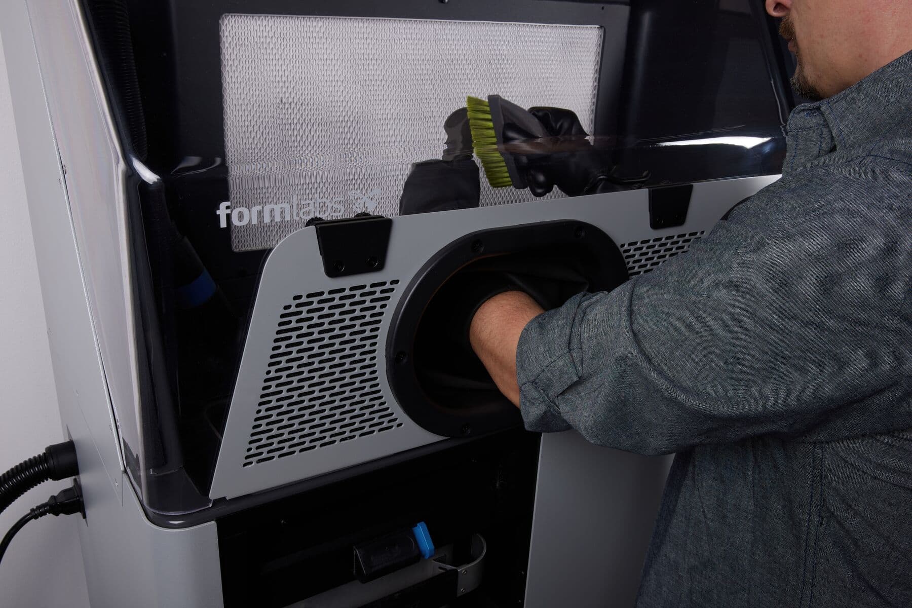Fuse Sift Glovebox in use