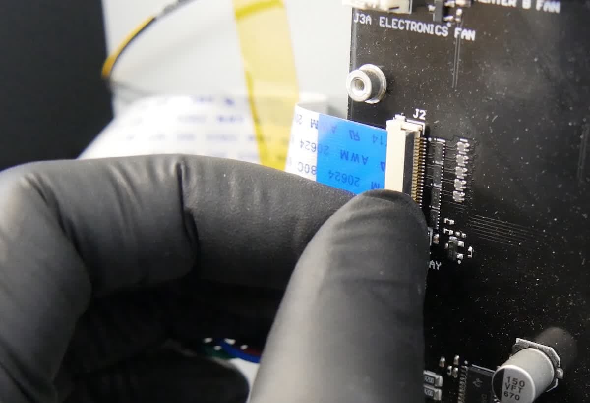 fcl-display-motherboard-ribbon-1.jpg