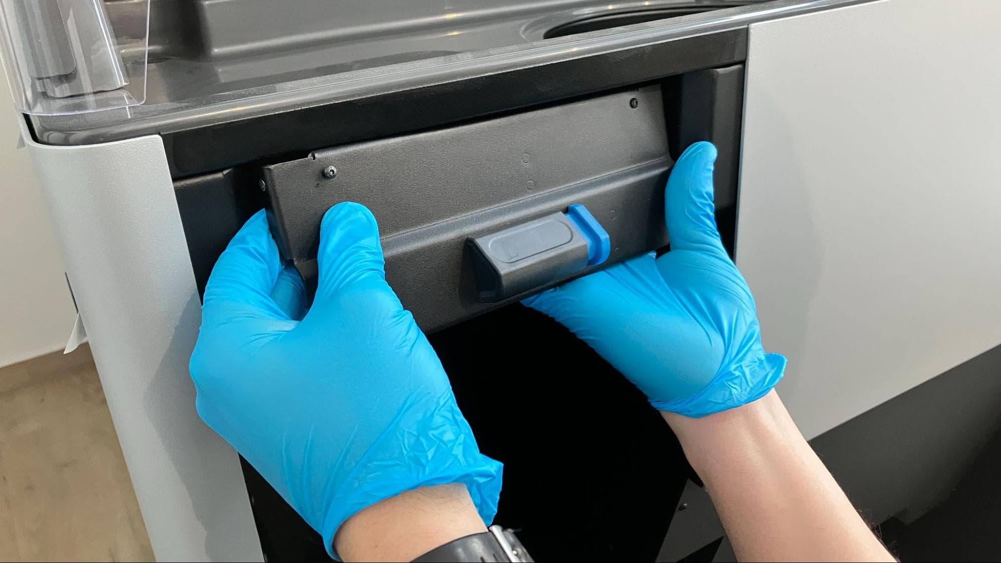 Install the new build chamber latch assembly