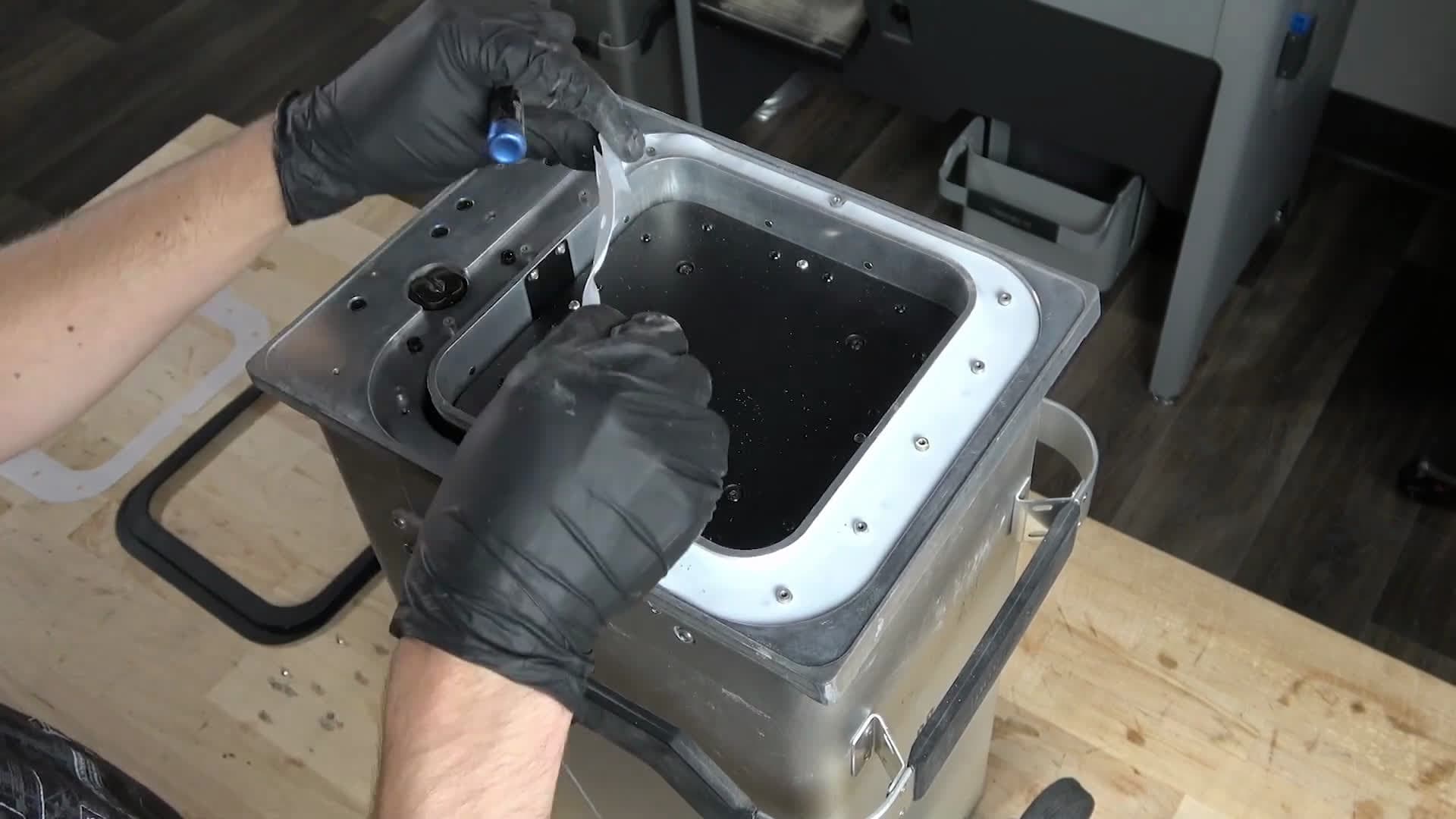 Removing the Fuse 1 generation build chamber inner gasket