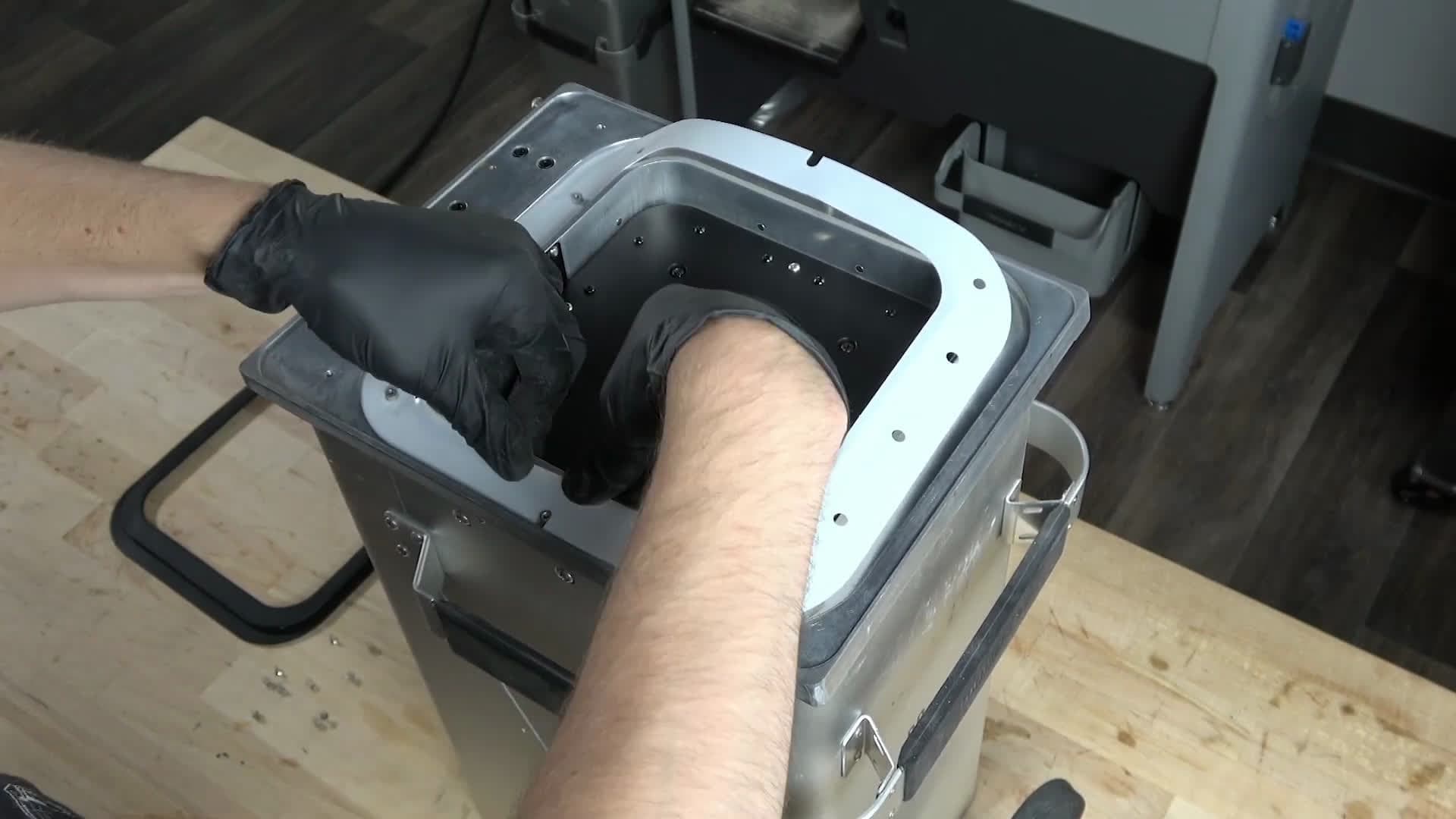 Installing the inner gasket